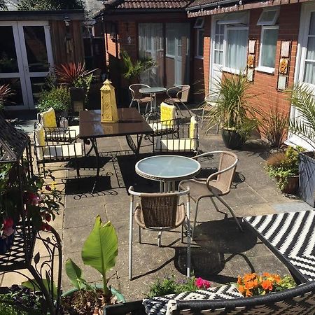 Castle Lodge Guest House Newport  Exterior foto